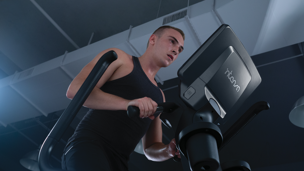 Intenza Ellipsentrainer für Ausdauertraining